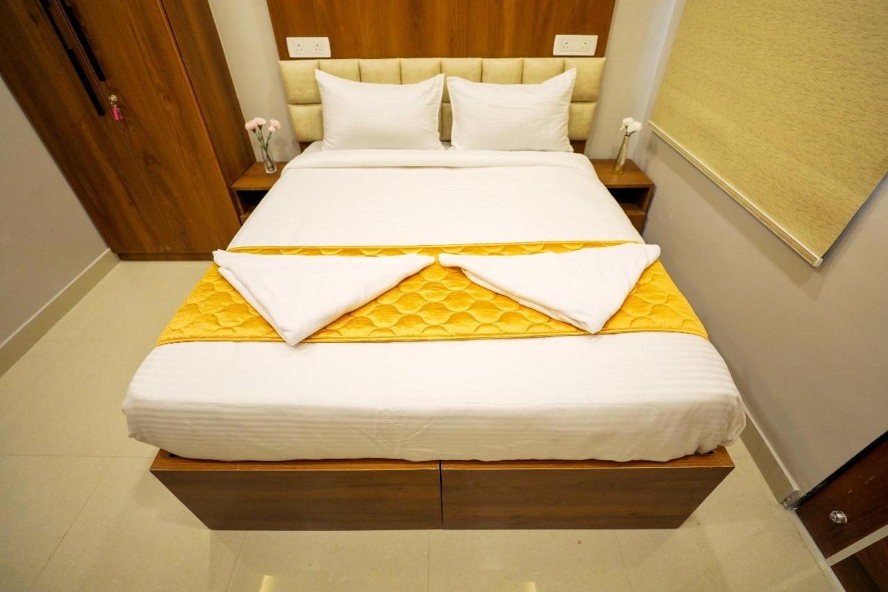 Hotel Ceasta, Beside Us Consulate Hyderabad, Gachibowli Gundipet Eksteriør bilde