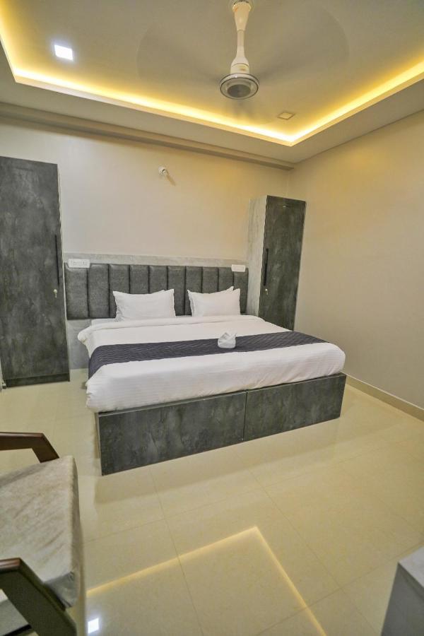 Hotel Ceasta, Beside Us Consulate Hyderabad, Gachibowli Gundipet Eksteriør bilde