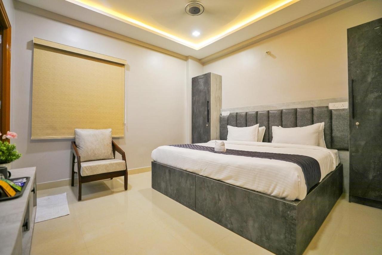Hotel Ceasta, Beside Us Consulate Hyderabad, Gachibowli Gundipet Eksteriør bilde
